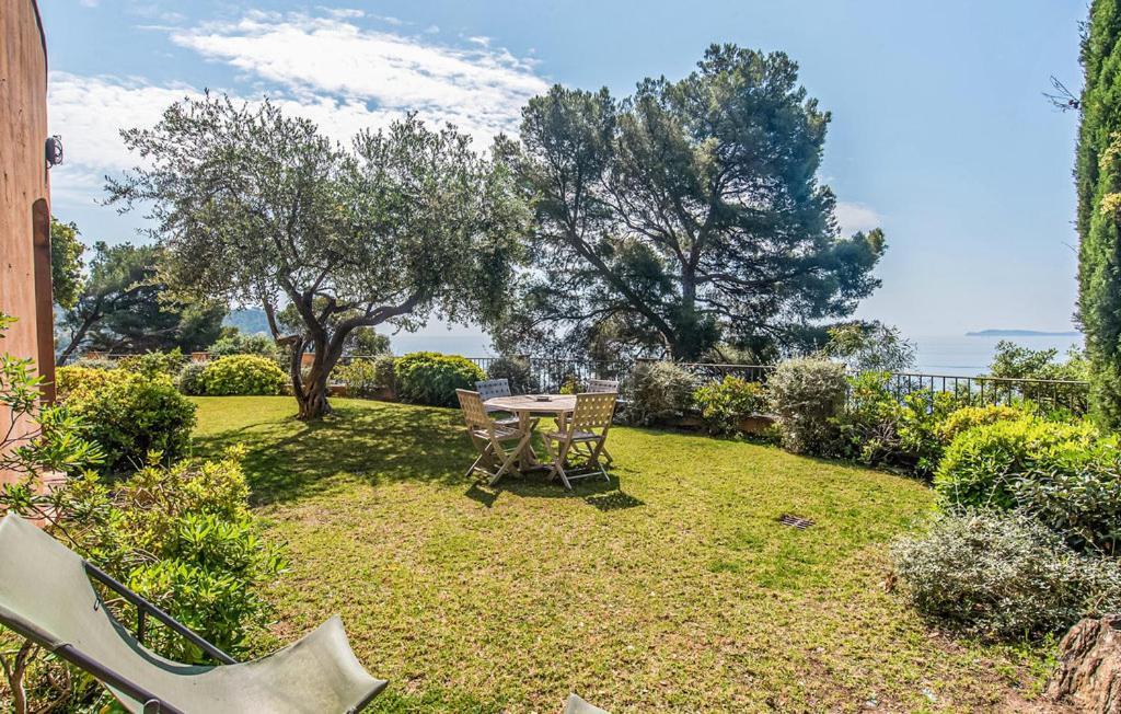 La Malpagne, 400m2 Les Pieds Dans L'eau Villa
